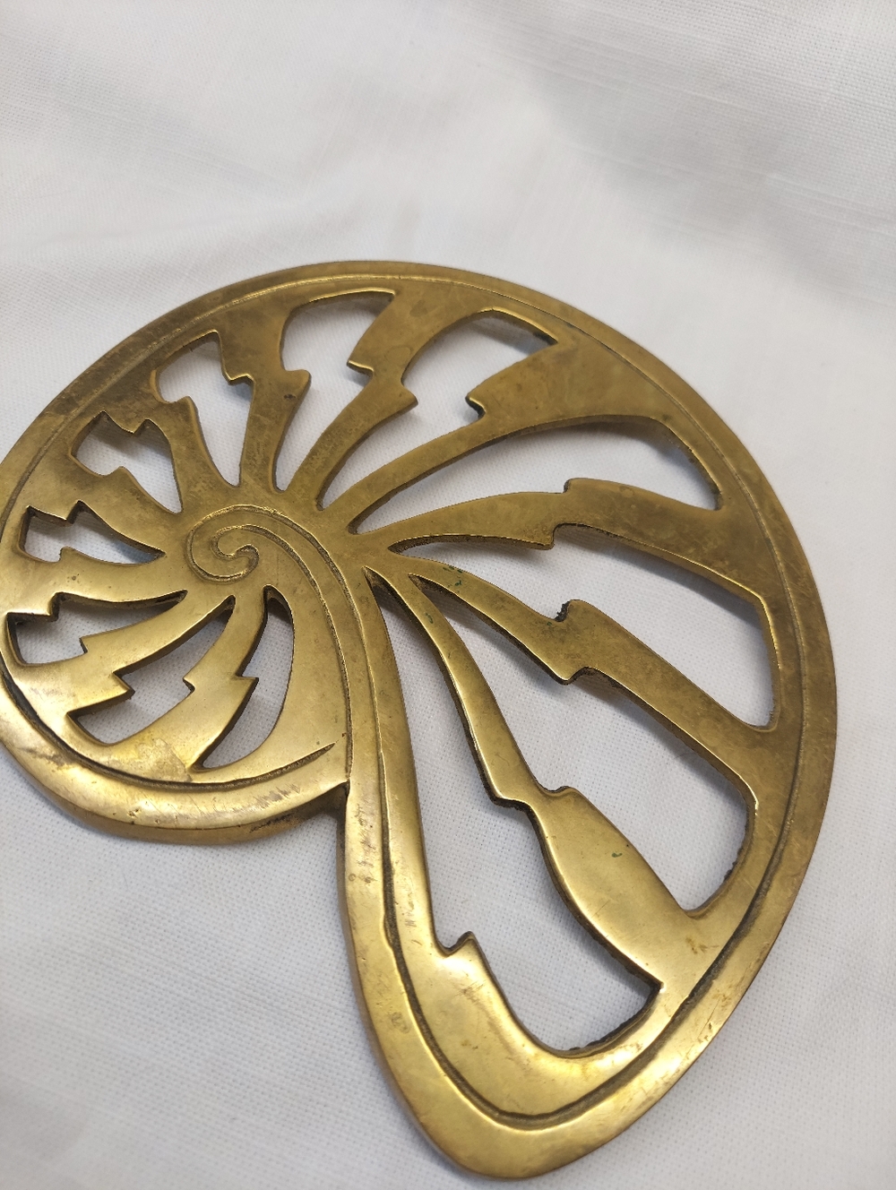 Vintage Solid Brass Nautilus Shell Trivet by Omnibus. Made in Taiwan